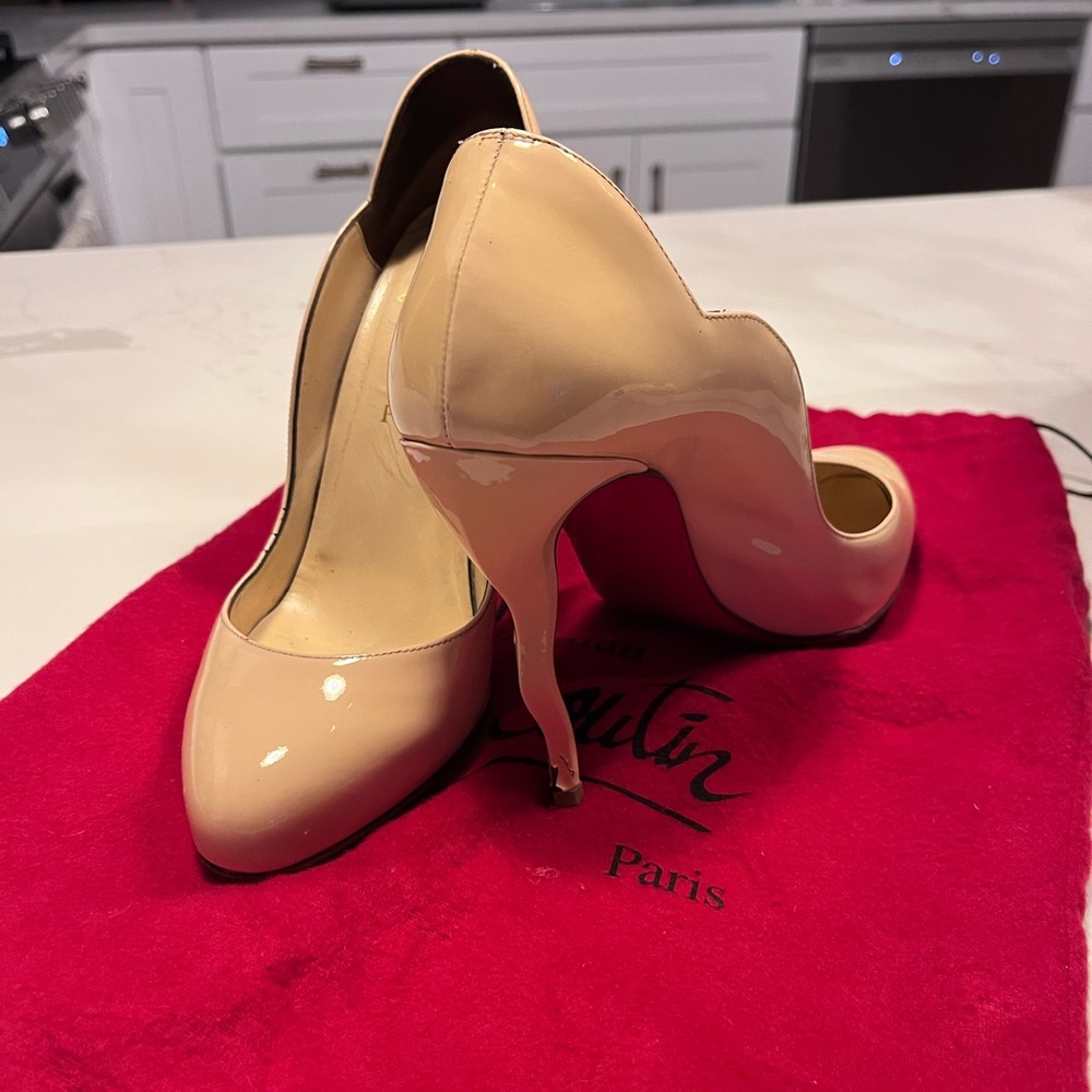 Christian Louboutin Beige Patent Leather Heels